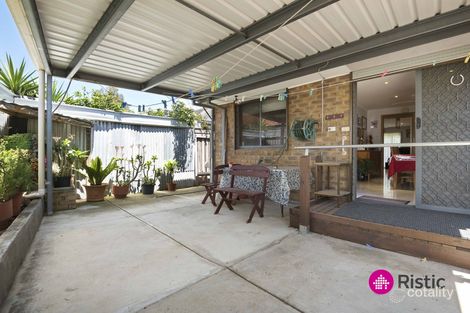 Property photo of 2/4 Jacoby Court Mill Park VIC 3082