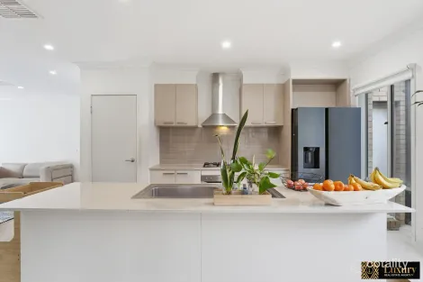 Property photo of 28 Clifton Circuit Tarneit VIC 3029