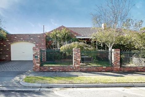 35a Retreat Rd, Hampton, VIC 3188
