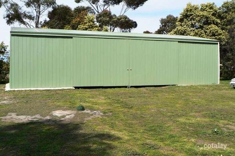 Property photo of 29 Regan Drive Romsey VIC 3434