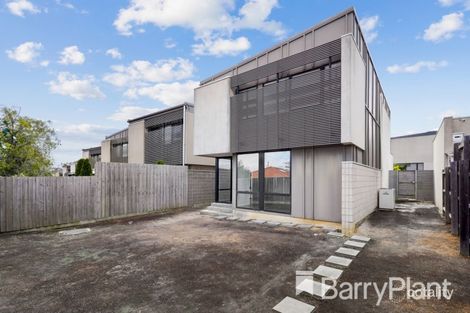 Property photo of 17 Burn Nar Look Drive Burwood VIC 3125