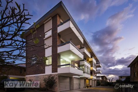 Property photo of 1/235 Cavendish Road Coorparoo QLD 4151