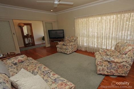 Property photo of 21 White Avenue Kooringal NSW 2650