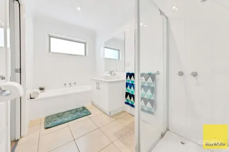 Property photo of 1/4 Global Way Wyndham Vale VIC 3024