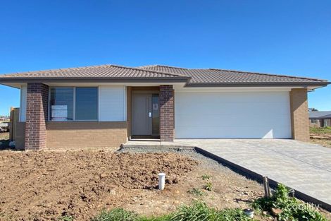 8 Sundance Bvd, Winter Valley, VIC 3358