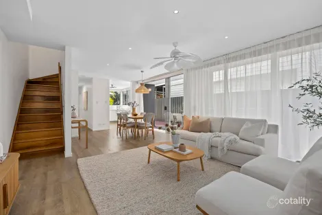 Property photo of 2/262 Riding Road Balmoral QLD 4171