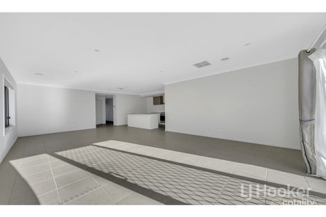 Property photo of 19 Trevor Crescent Truganina VIC 3029