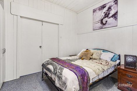 Property photo of 11 West Street Newtown QLD 4350