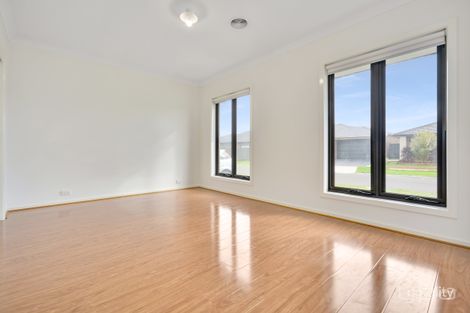 Property photo of 13 Airedale Avenue Tarneit VIC 3029