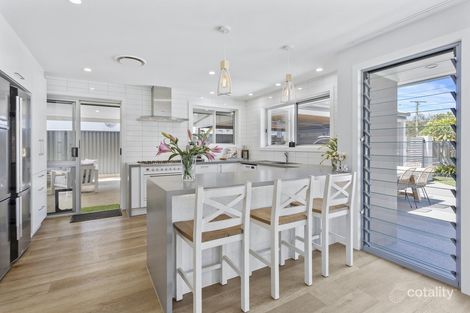 Property photo of 35 Ikkina Road Burleigh Heads QLD 4220