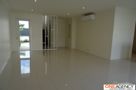 Property photo of 60 Hill Drive Pimpama QLD 4209