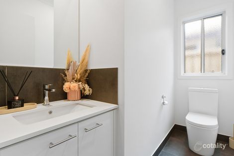 Property photo of 24 Songlark Crescent Carrum Downs VIC 3201