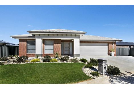 Property photo of 30 Yellowgum Drive Epsom VIC 3551