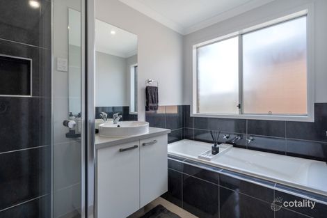 Property photo of 15 Burwood Street Mickleham VIC 3064