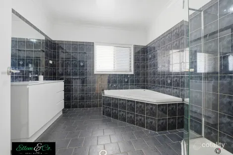 Property photo of 18 Pioneer Drive Blackbutt NSW 2529