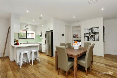 2/94 Parer St, Burwood, VIC 3125