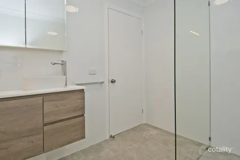 Property photo of 4/10 Hollywell Road Biggera Waters QLD 4216