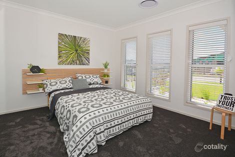 Property photo of 35 Spring Way Nikenbah QLD 4655