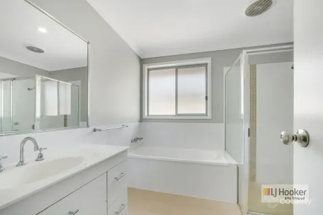 Property photo of 4 Mahogany Crescent Thornton NSW 2322