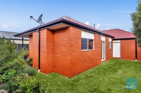 Property photo of 15 Strutt Place Caroline Springs VIC 3023