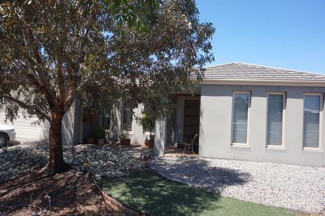 23 Harry Vallence Dr, Maddingley, VIC 3340