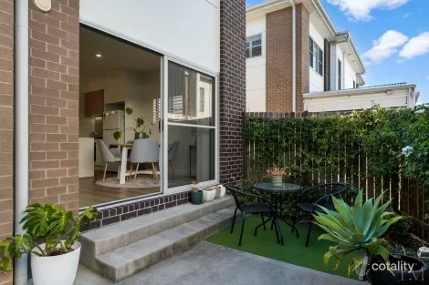 Property photo of 2/35 Waroonga Road Waratah NSW 2298