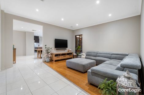 Property photo of 17 Cheltenham Close Craigieburn VIC 3064