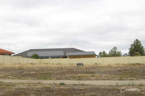 32 Cuthbert Dr, Hillside, VIC 3037