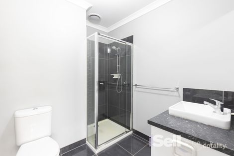 Property photo of 17 Avisha Way Narre Warren VIC 3805