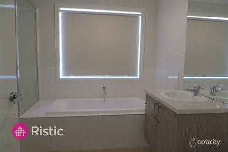 Property photo of 19 Belloza Way Mernda VIC 3754