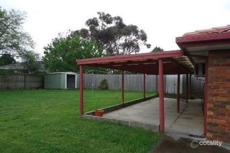 Property photo of 26 Kennington Park Drive Endeavour Hills VIC 3802