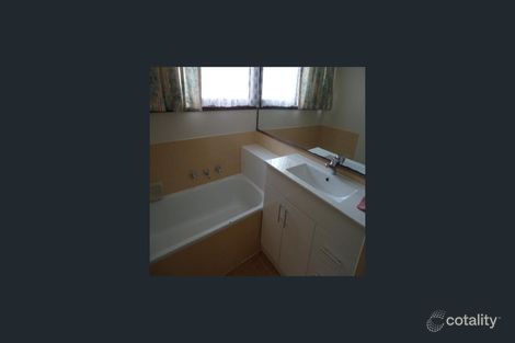 Property photo of 26 Kennington Park Drive Endeavour Hills VIC 3802