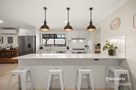 Property photo of 8 Geranium Rise Bunyip VIC 3815