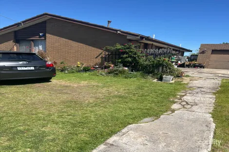 Property photo of 43 Fairfax Circuit Albanvale VIC 3021