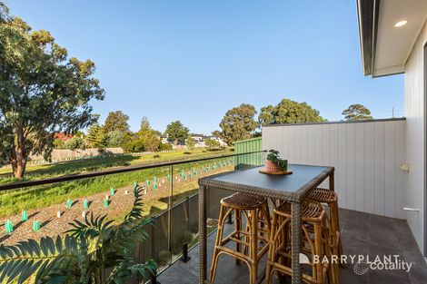 4/22 Conifer Ave, Brooklyn, VIC 3012