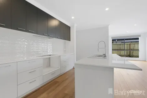 Property photo of 41 Illawarra Boulevard Drouin VIC 3818