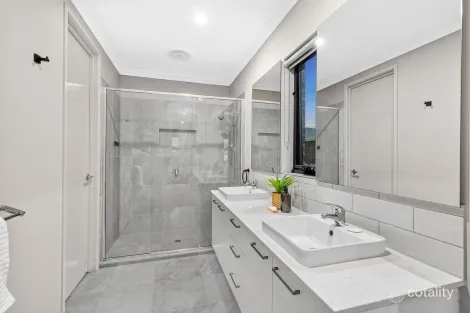 Property photo of 17 Trundle Drive Armstrong Creek VIC 3217