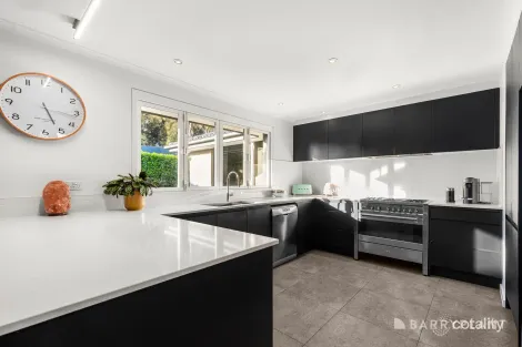 Property photo of 95 Tarongo Drive Aspendale VIC 3195