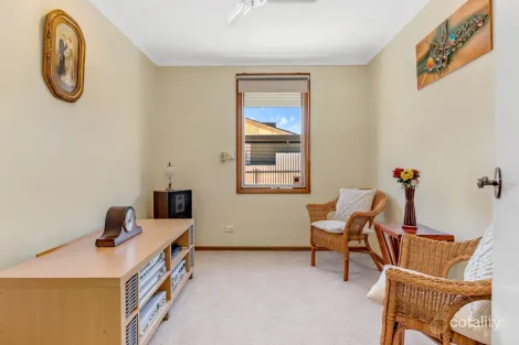 Property photo of 13 Wahroonga Drive Smithfield SA 5114