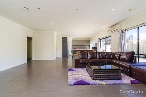 Property photo of 8 Barrwang Street Cairnlea VIC 3023