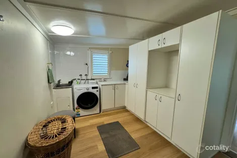 Property photo of 10 Upper Gay Terrace Kings Beach QLD 4551