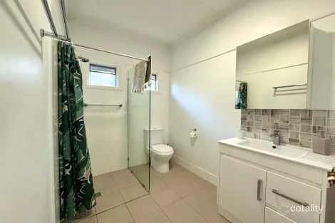 Property photo of 10 Upper Gay Terrace Kings Beach QLD 4551