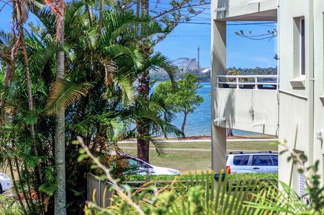 Property photo of 2/3 Robert Street Labrador QLD 4215