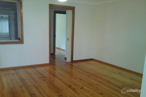 Property photo of 11 Sampson Crescent Bomaderry NSW 2541