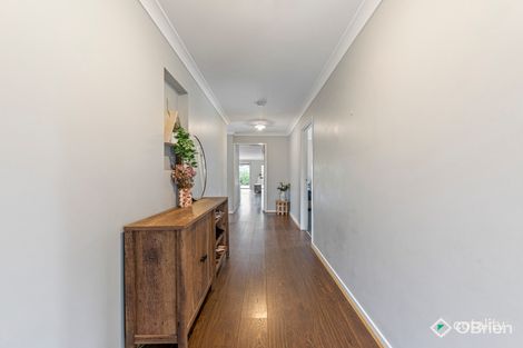 Property photo of 12 Arrow Road Cranbourne East VIC 3977