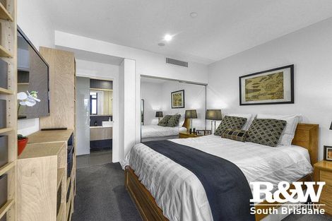 Property photo of 1402/77 Grey Street South Brisbane QLD 4101