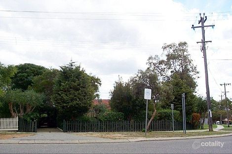 35 Scott St, Koongamia, WA 6056