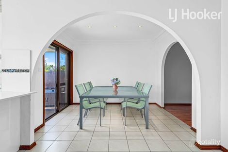 Property photo of 7 Drummoyne Crescent St Johns Park NSW 2176