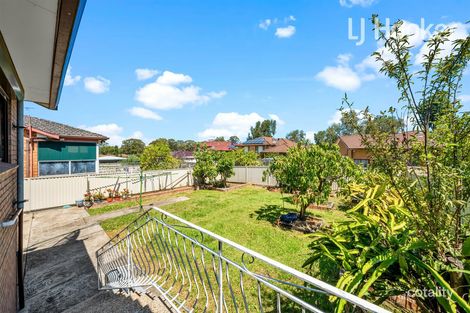 Property photo of 7 Drummoyne Crescent St Johns Park NSW 2176