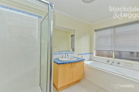 Property photo of 31 Scarlet Drive Bundoora VIC 3083